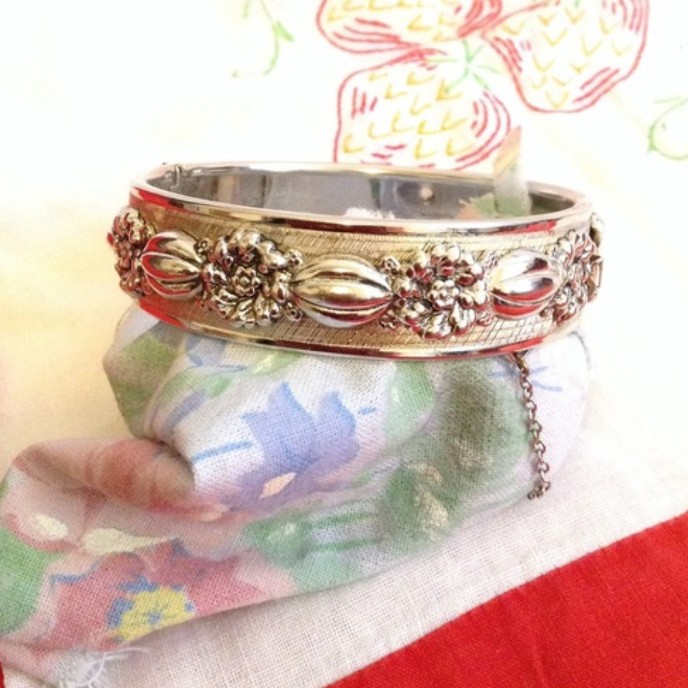 Authentic WHITING & DAVIS Hinged Bracelet - Vintage Jewelry- Silver